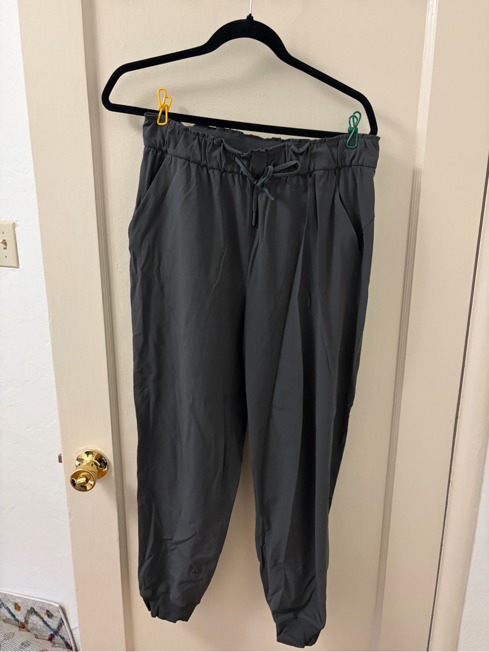 Lululemon jogger grey size 8
